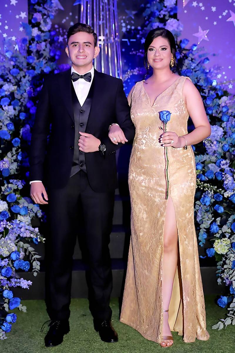 aniel Rivera Peralta junto a su madre Xiomara Peralta.