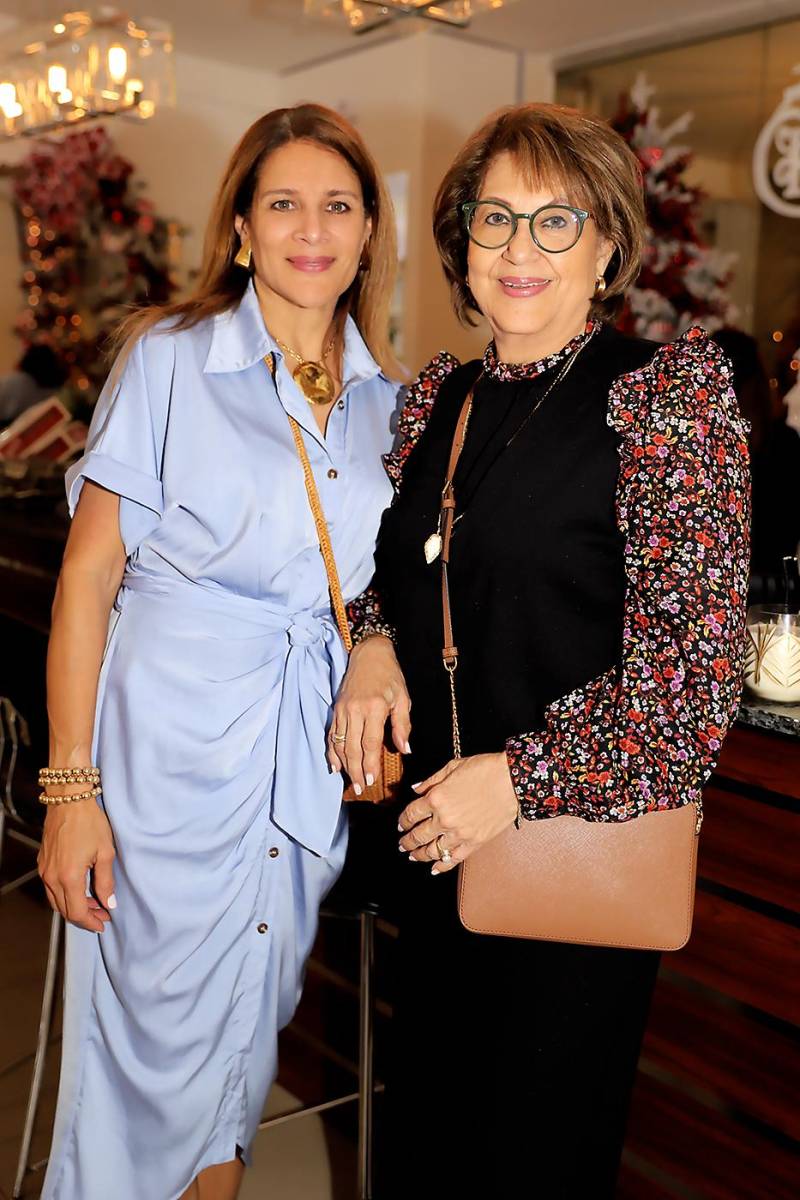 Carmen de Fúnez y Claudia de Vásquez.