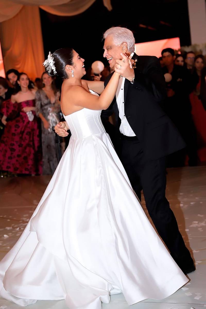 María Isabel bailó con su padre al ritmo de “You’re the First, the Last, My Everything” de Barry White