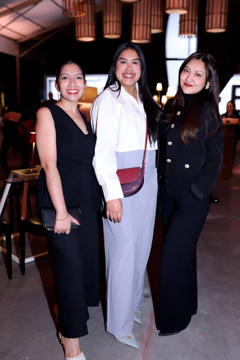 Sara Araque, Keren Pérez y Helen García.