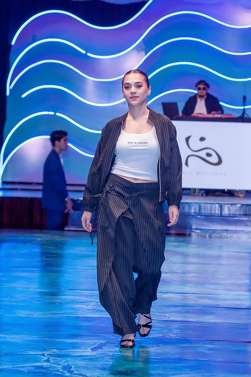 Senior Fashion Show 2026 de la Escuela Internacional Sampedrana, parte 1