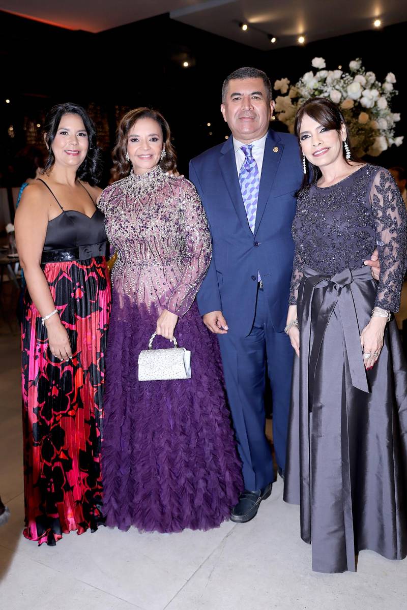 La boda de Helen Zamora y Alex Cosenza