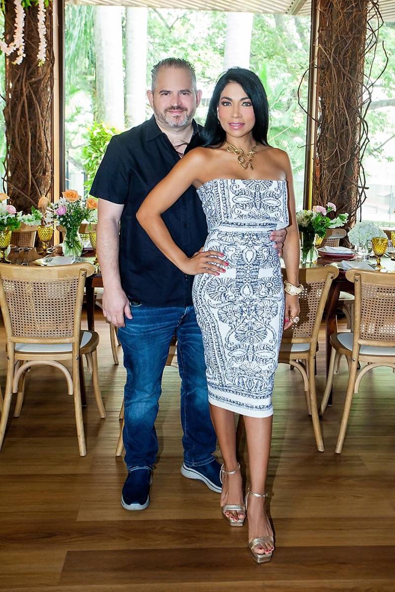  Manuel y Sarahí Sánchez de Rodríguez