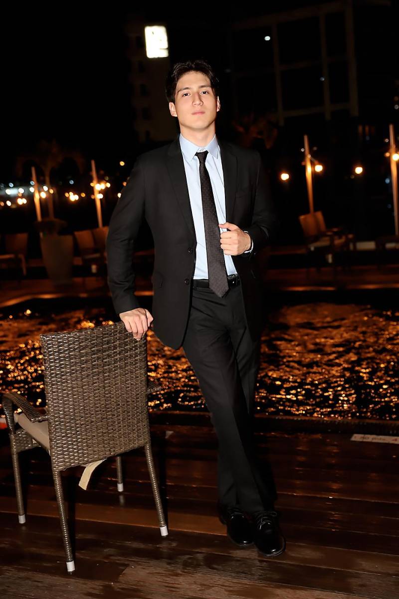 Adrián Reyes.