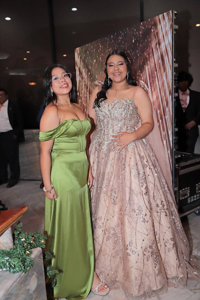 Fiesta de la prom 2024 del Instituto Sagrado Corazón