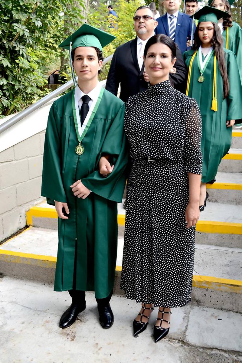 Graduación 2025 de la Academia Los Pinares