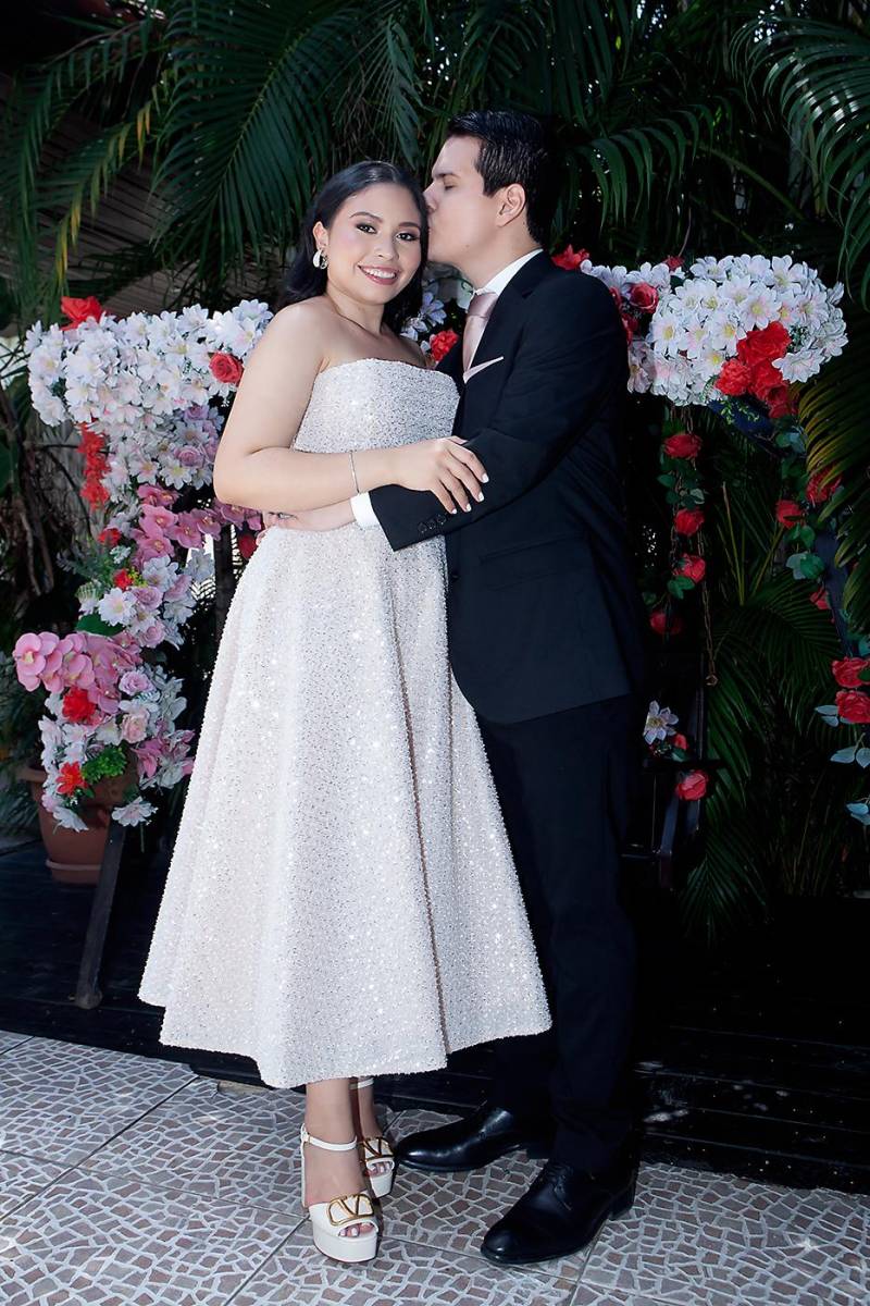 Los enamorados María José Fuentes y Neptali Pineda.