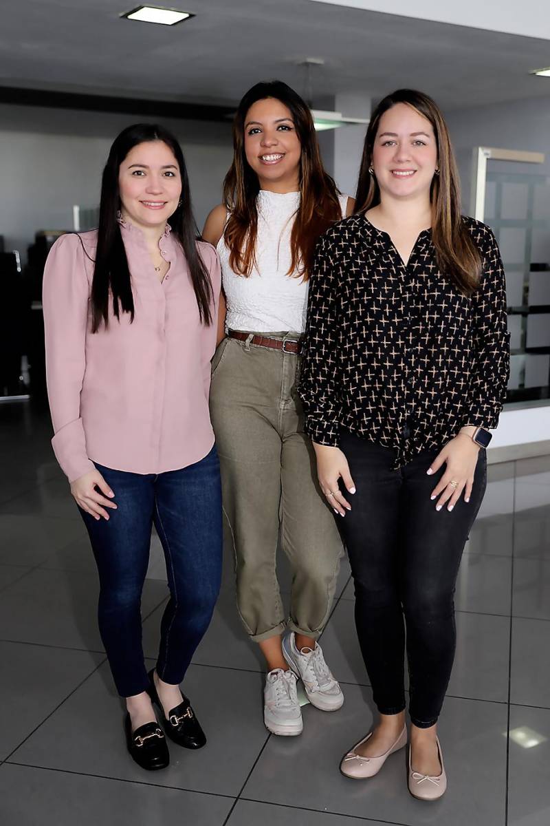 Josibeth Castro, Claudia Galeas y Eileen Berlioz.