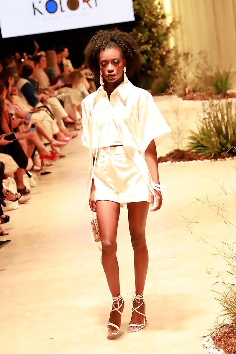 Lawin Paz se mantiene fiel a su estilo con diseños limpios, urbanos y frescos, elementos que el próximo verano encontraremos en bermudas y camisas de cuellos bien definidos