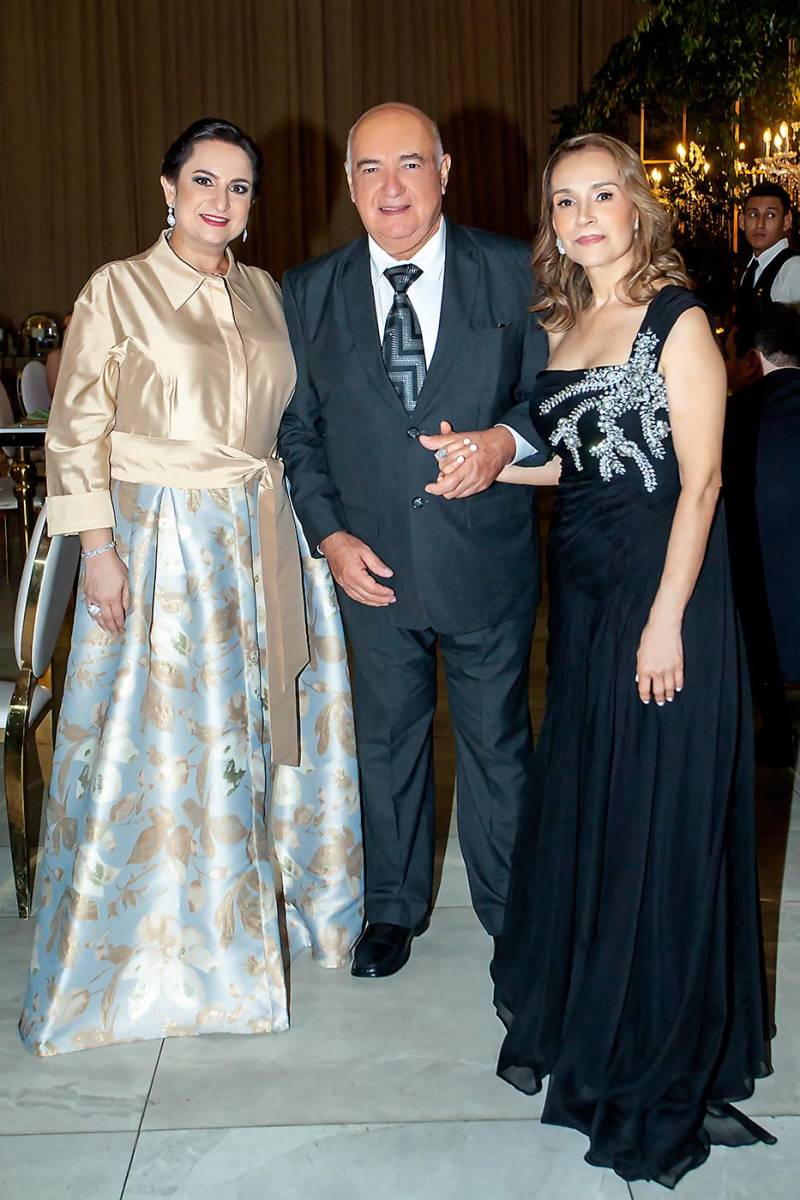 Rose Mary Ganineh con Danilo y Rosana Mejía