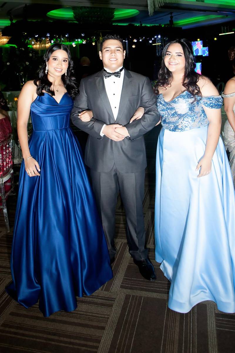 Lorna Vásquez, Jared López, Aylin Oliva.