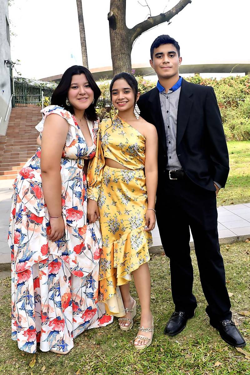 Adriana Alonzo, Alexa Estevez y Juan Ramos.