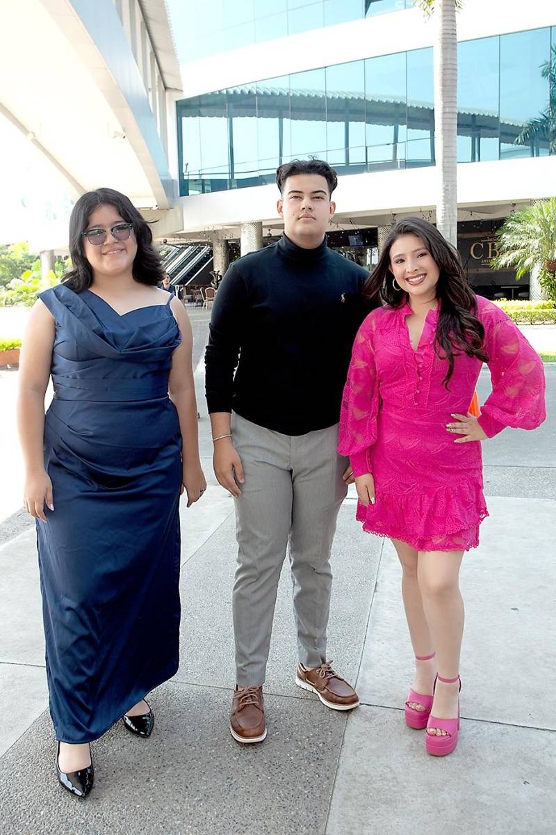 Ashly Martínez, Daniel Baltodano y Aylinne Meza.