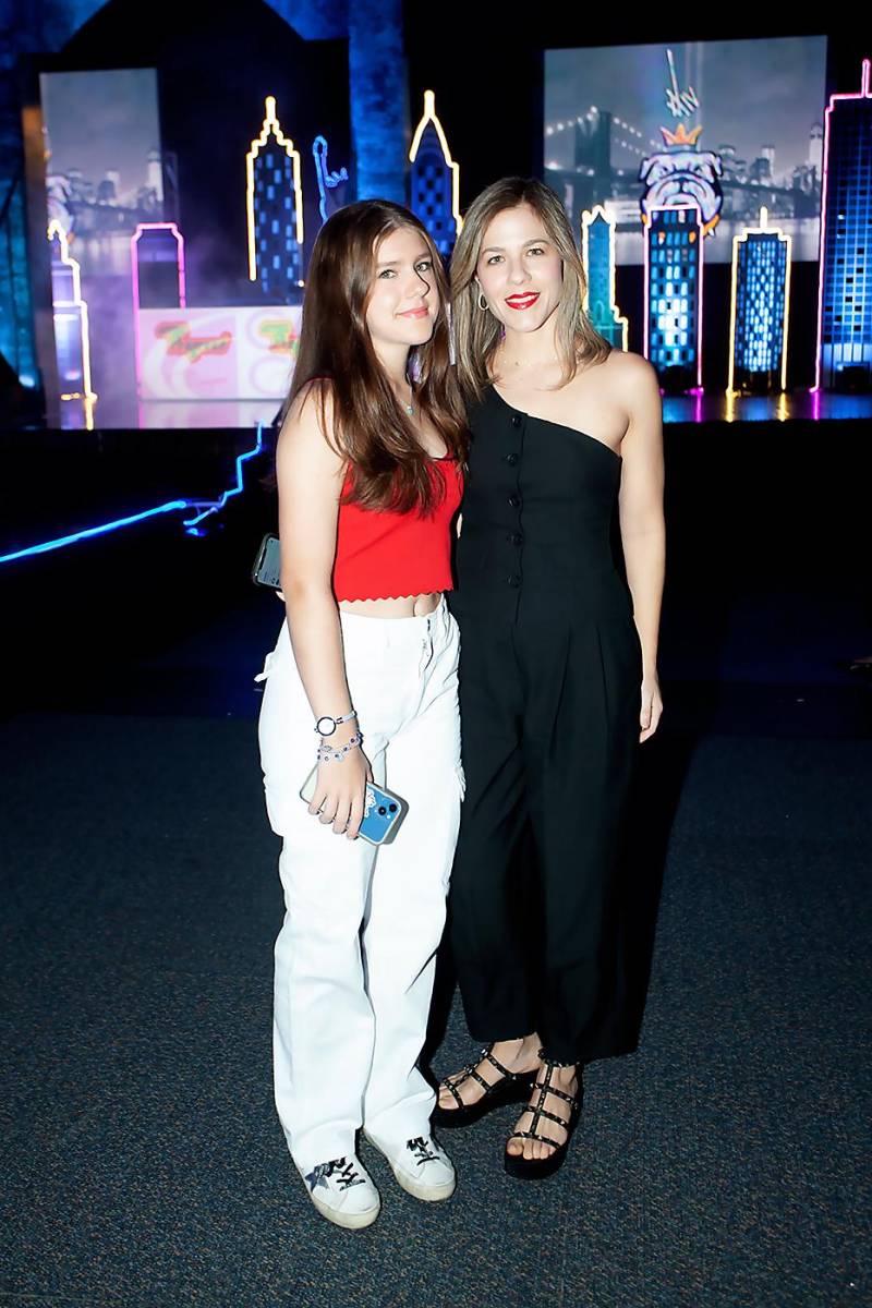 Ariana Montesi y Jessica Córdoba.