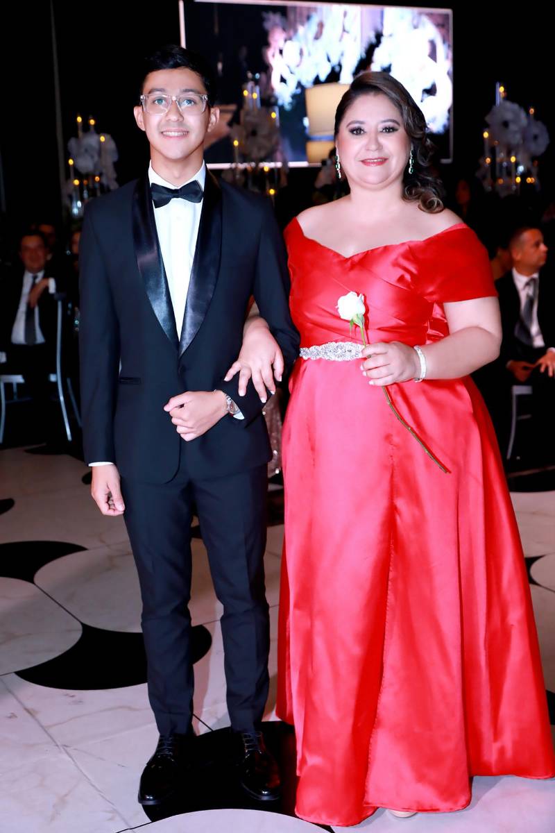 Sebastián Amador y su madre Vilma Quiroz. 