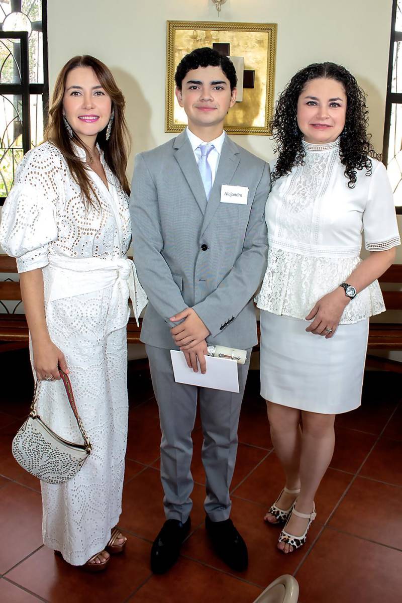 Karina Jaar con Alejandro Alberto Díaz y Fabiola Castejón.
