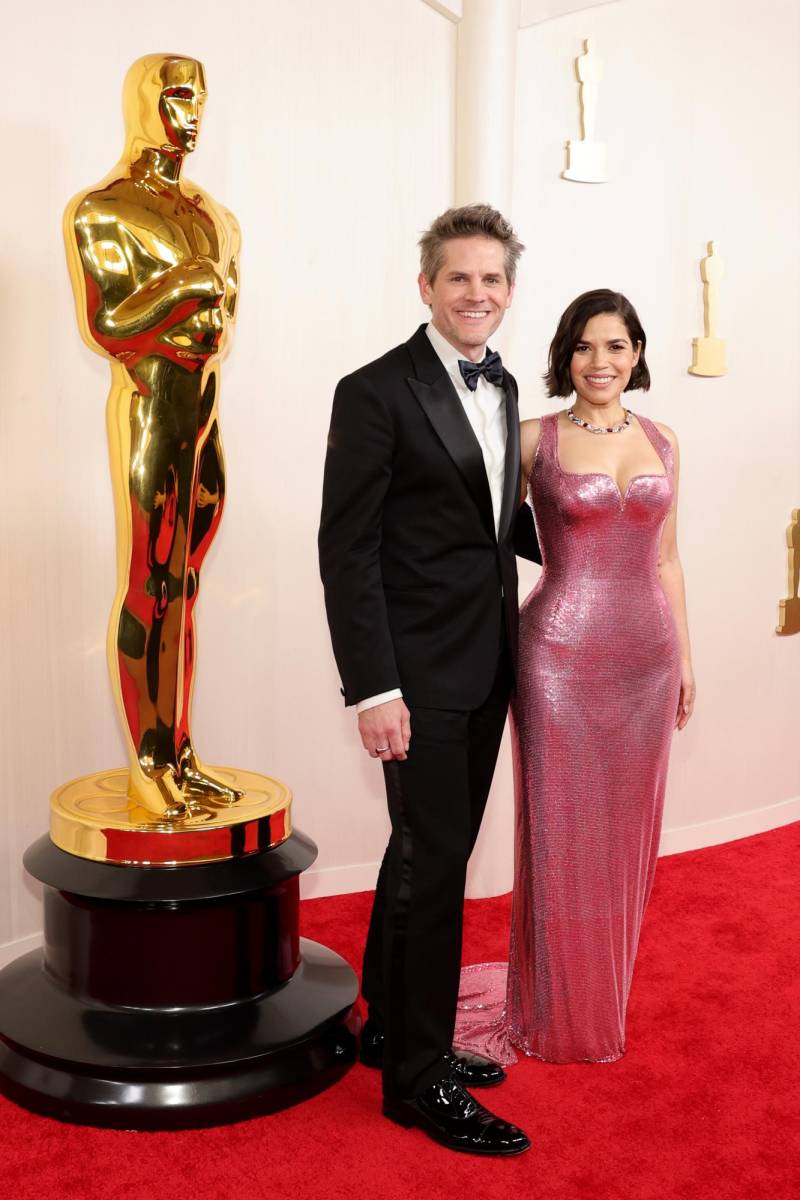 Ryan Piers Williams y América Ferrera. 
