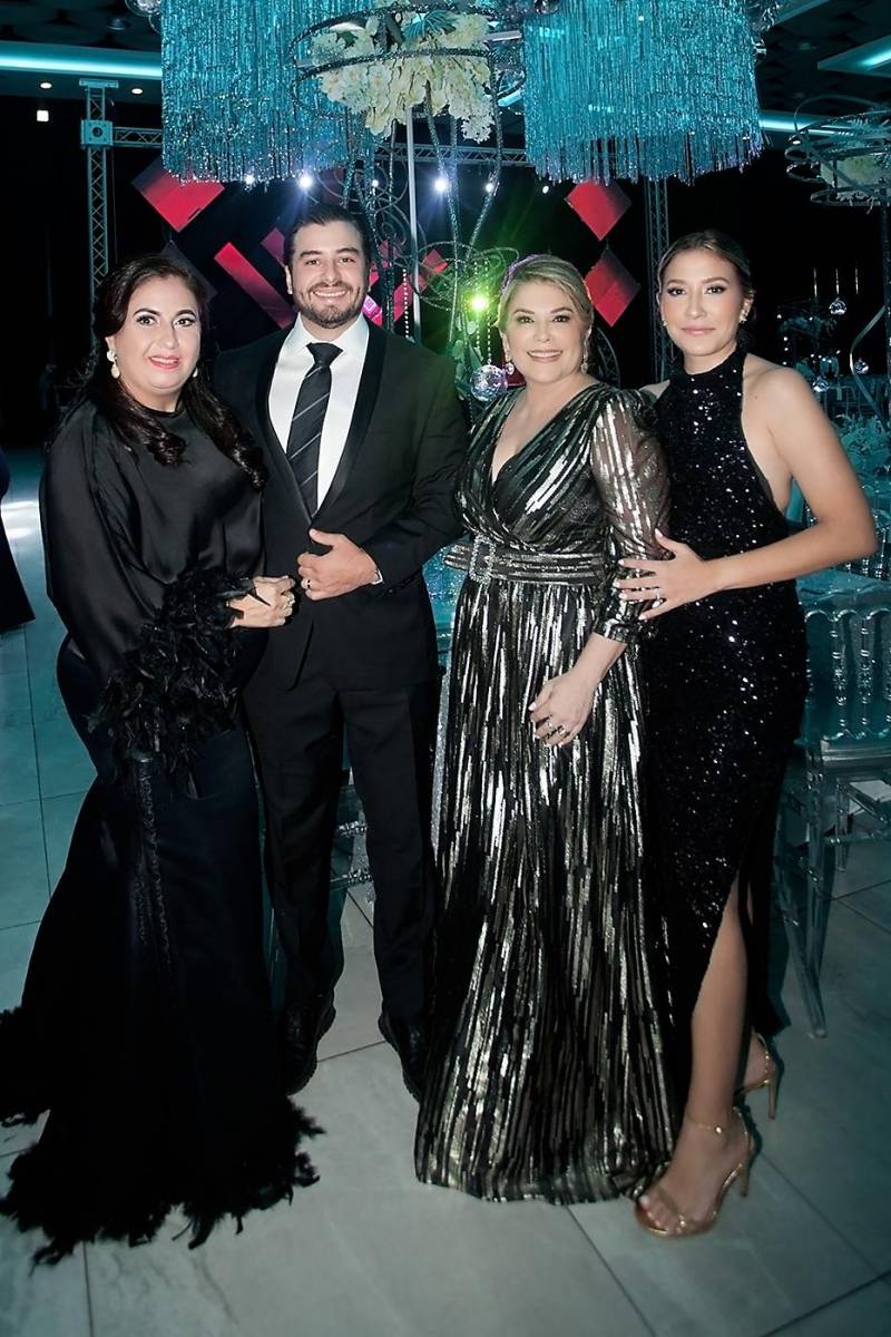 Rosa María Kattán, Francis y Mayte Ewens con Stephanie Ewens de Ortez.