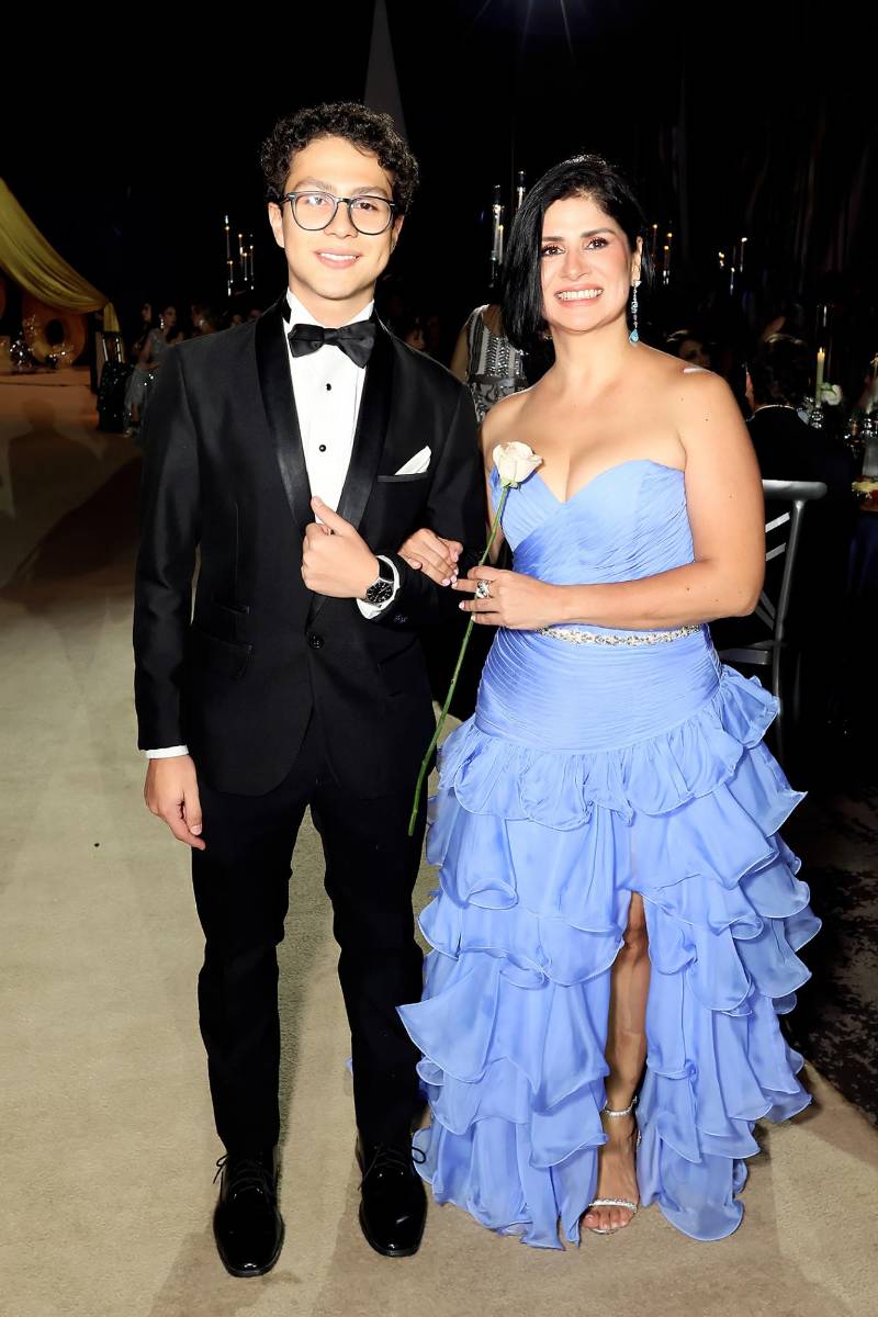 Desfile de padres e hijos en la Prom 2026 de la Escuela Americana de Tegucigalpa