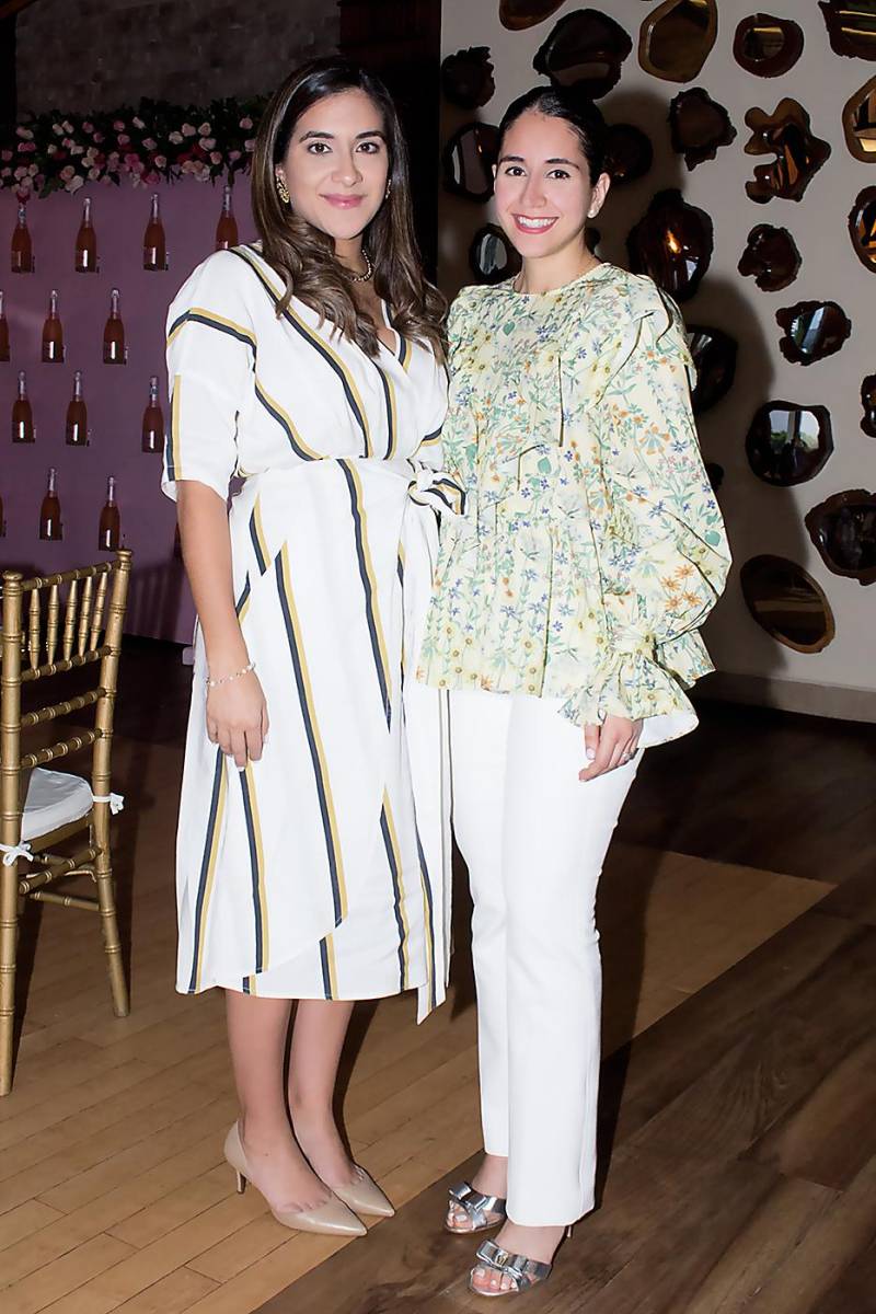 Angela Andonie y Giselle Casco.