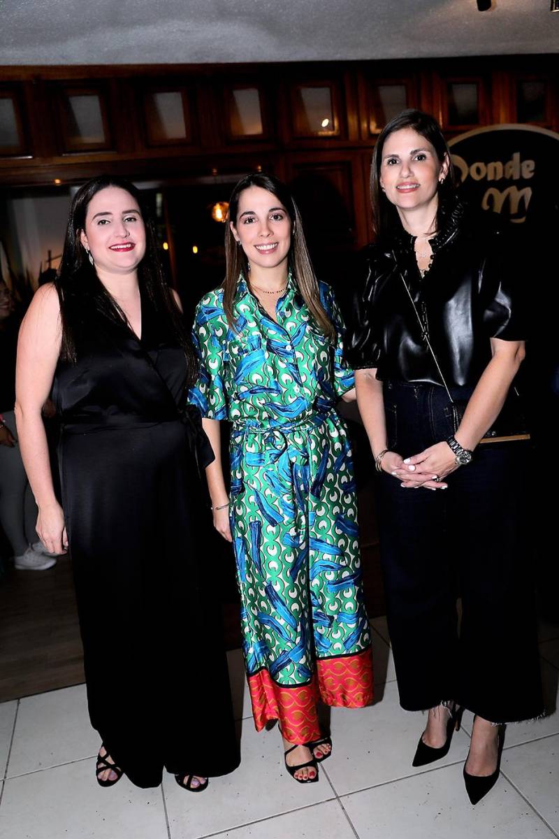 Karen Araujo, Carmen de la Vega y Pamela Cruz