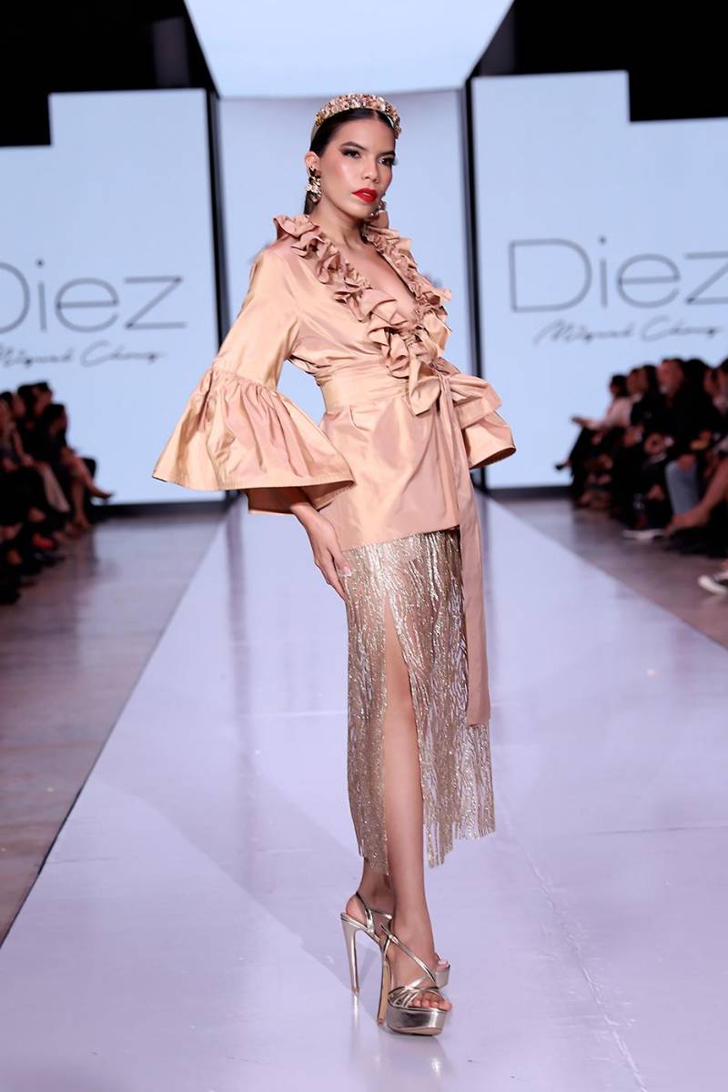 Diez por Miguel Chong en Bac Estilo Moda 2025