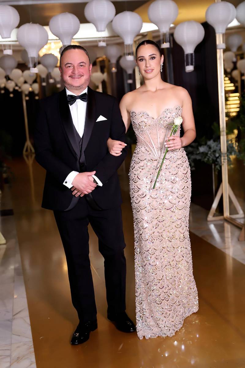 Isabella Juárez con su padre Fernando 