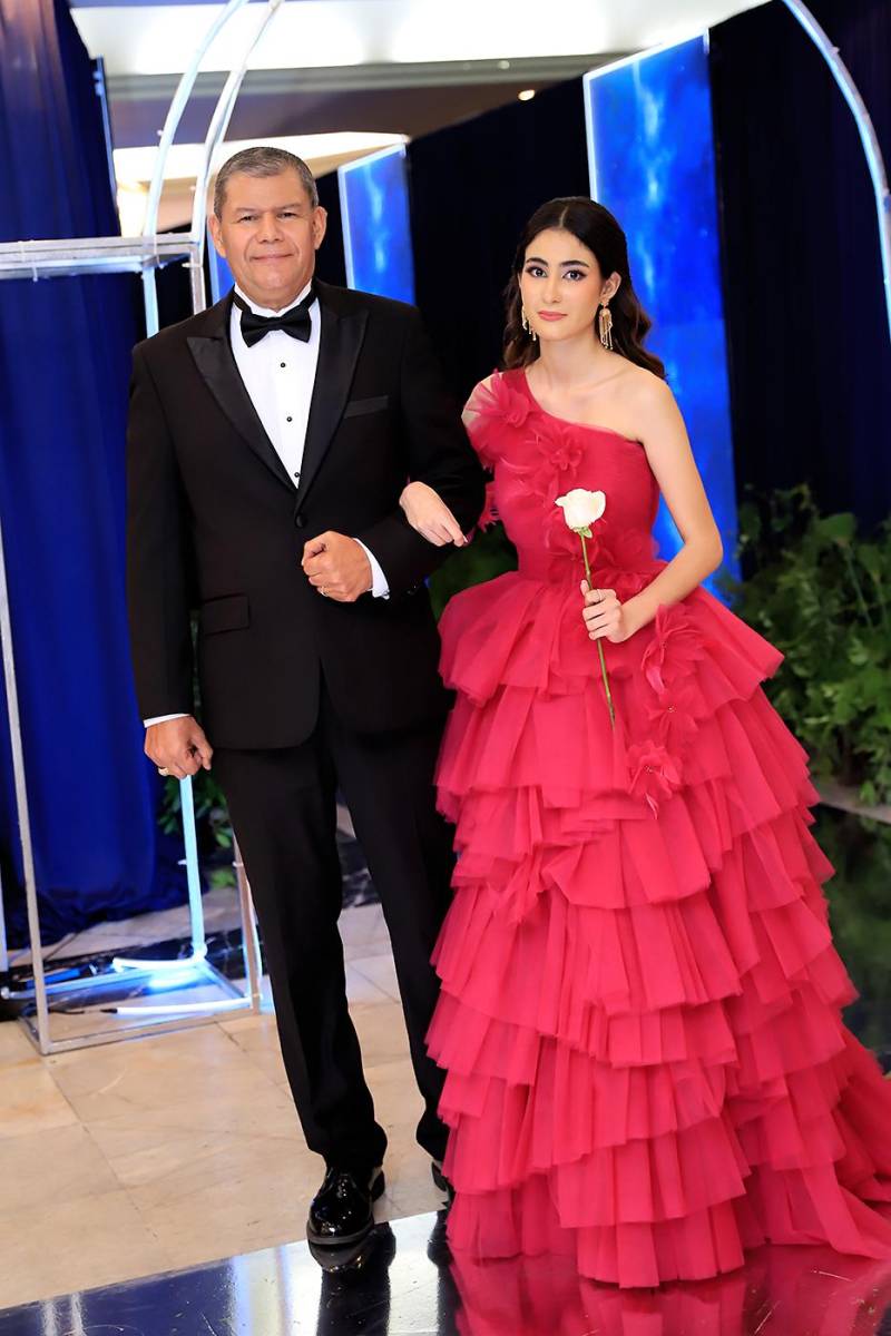 Héctor Espinal y Brisa Espinal.