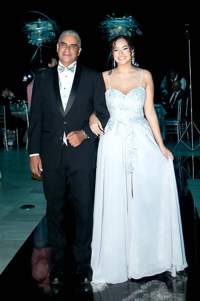 Isabel Flores y su padre Mario Flores.