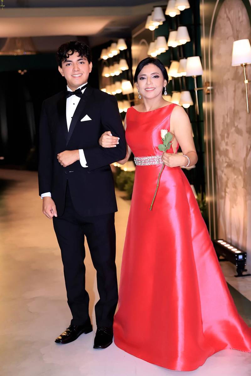 Víctor Cardenas con Waleska Rivera