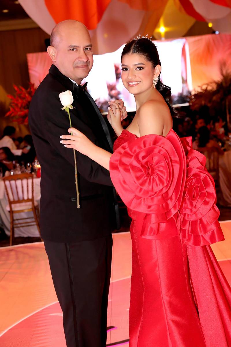 Sylvanna Trochez y su padre Rony Trochez. 