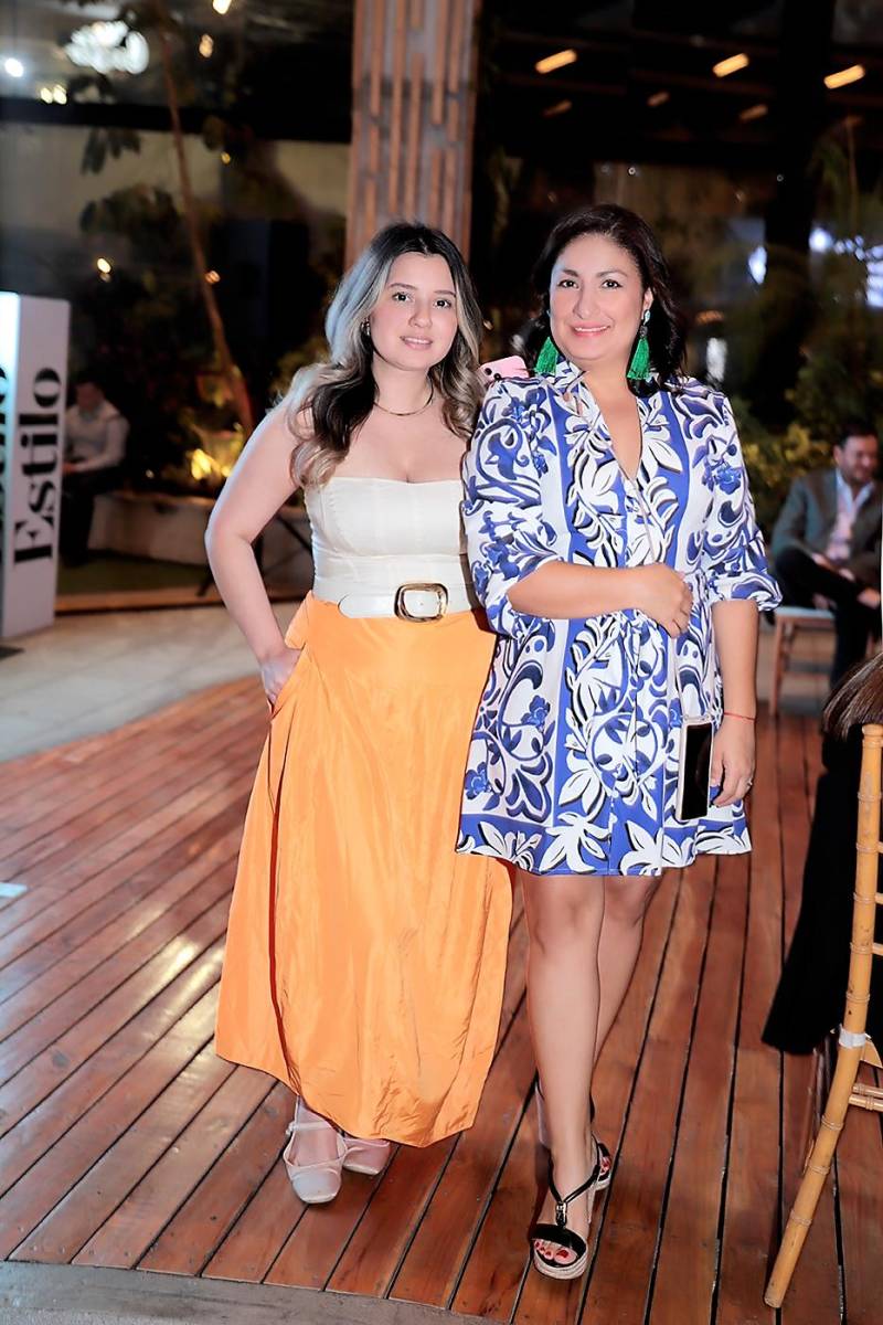 Vanessa Vallecillo y Rebeca Chacón.