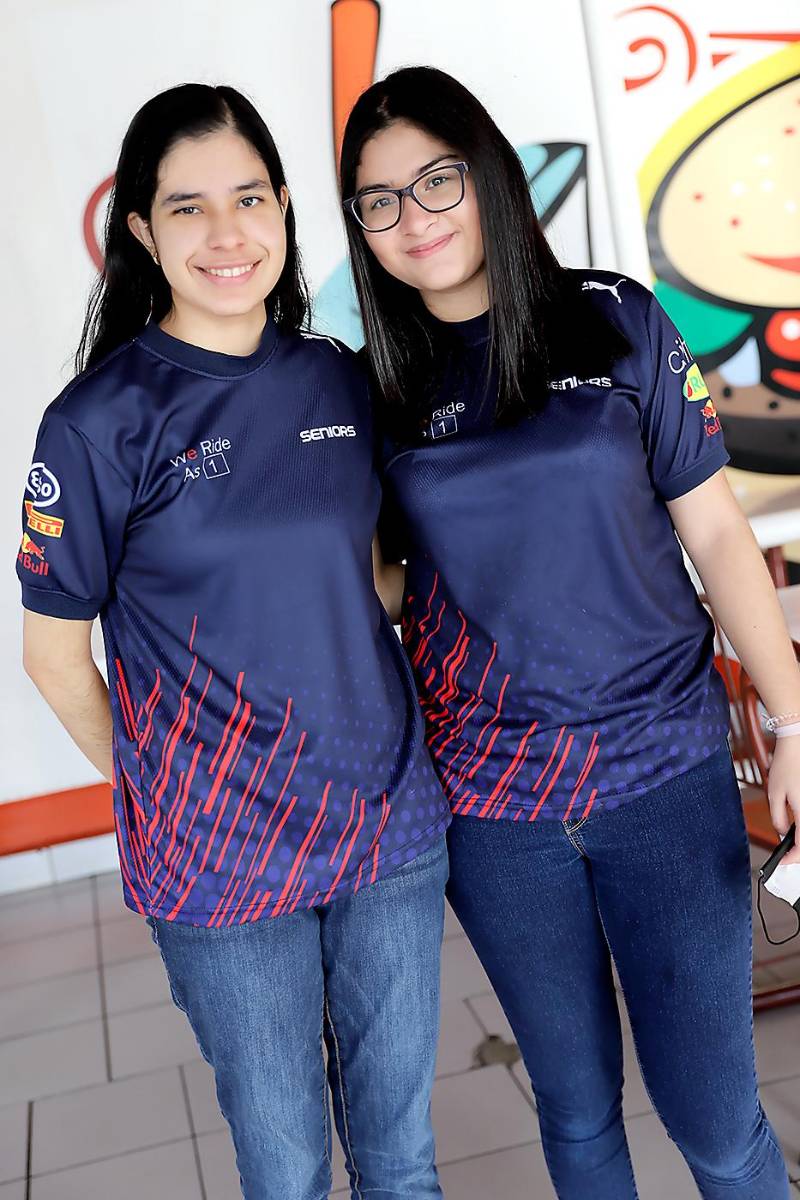 Diana Barrios y Camila Soto