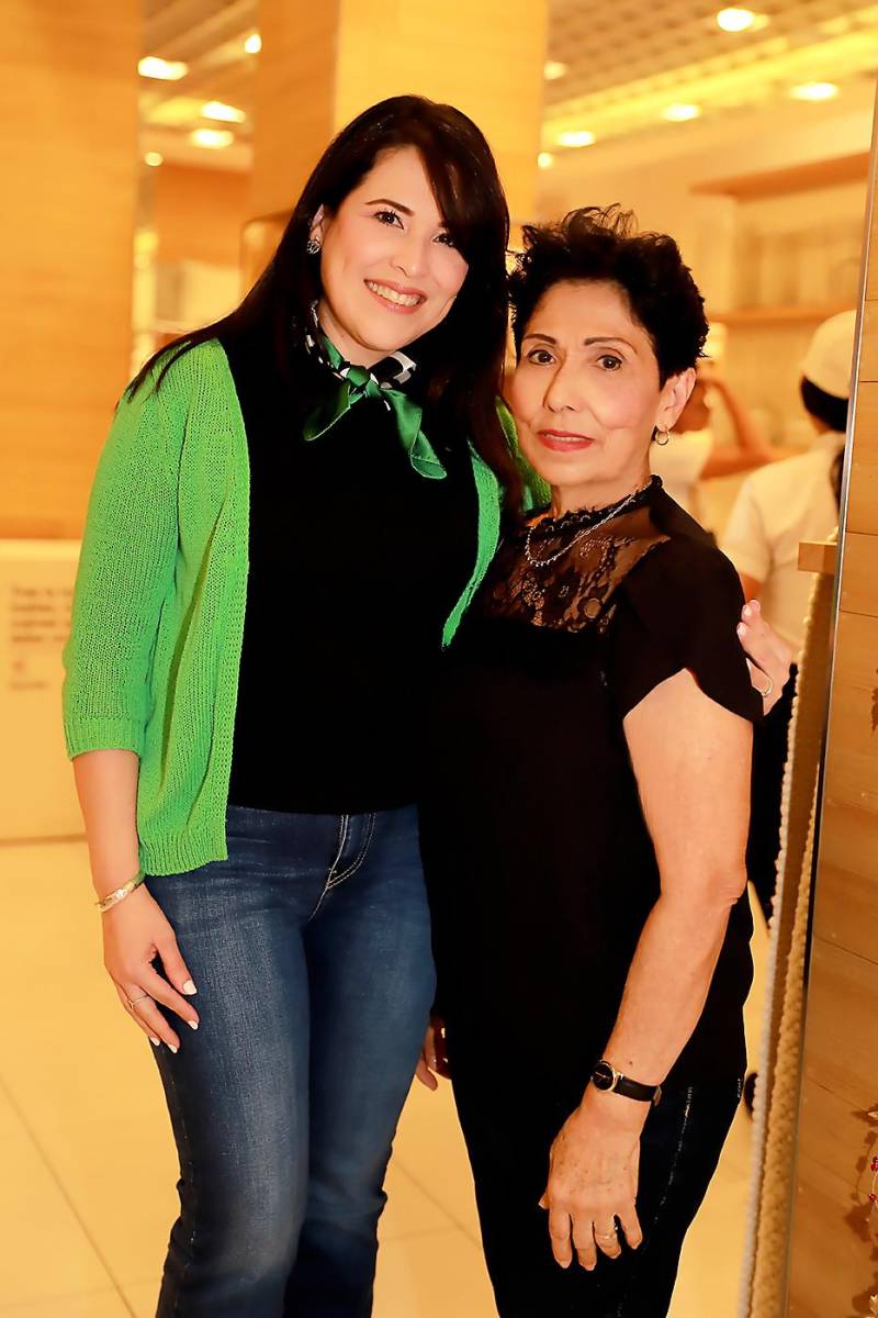 Jenny Cálix y María Contreras. 