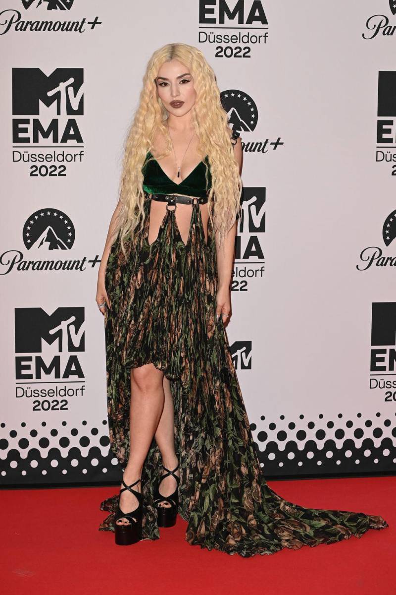 Ava Max en Roberto Cavalli.