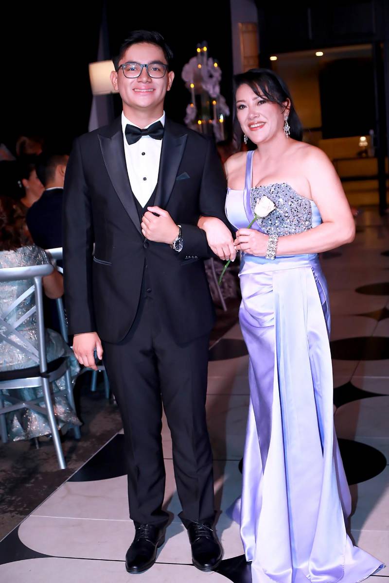Ian Anariba y su madre Helga Ordoñez. 