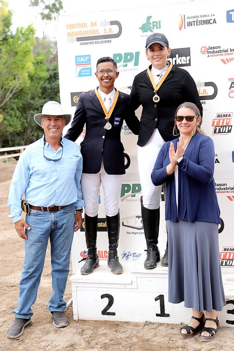 Gonzalo Gamboa, Emerson Licona, Dora Bogran y Agniezka Majewska