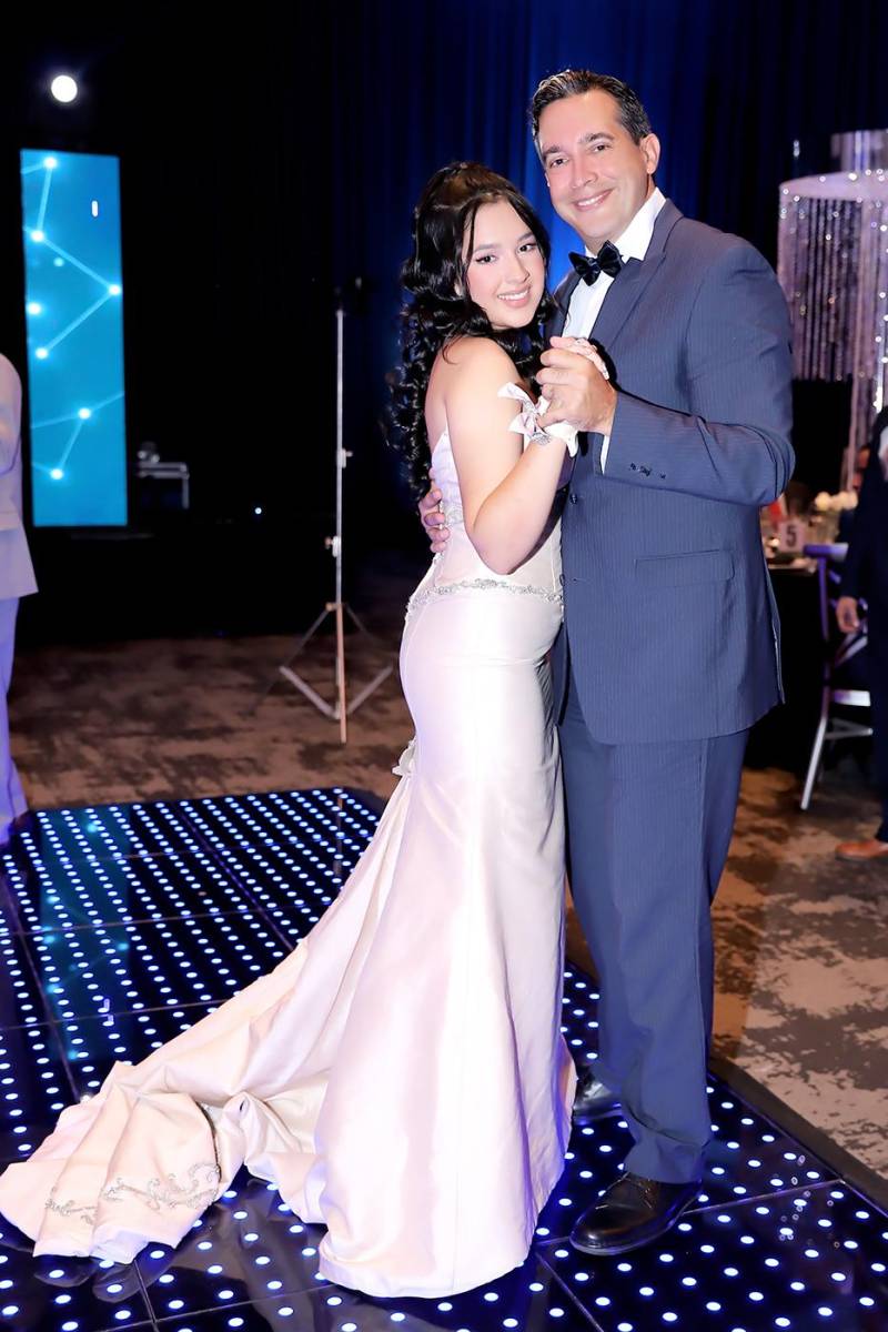 Fiesta de la prom 2024 de Mayan School