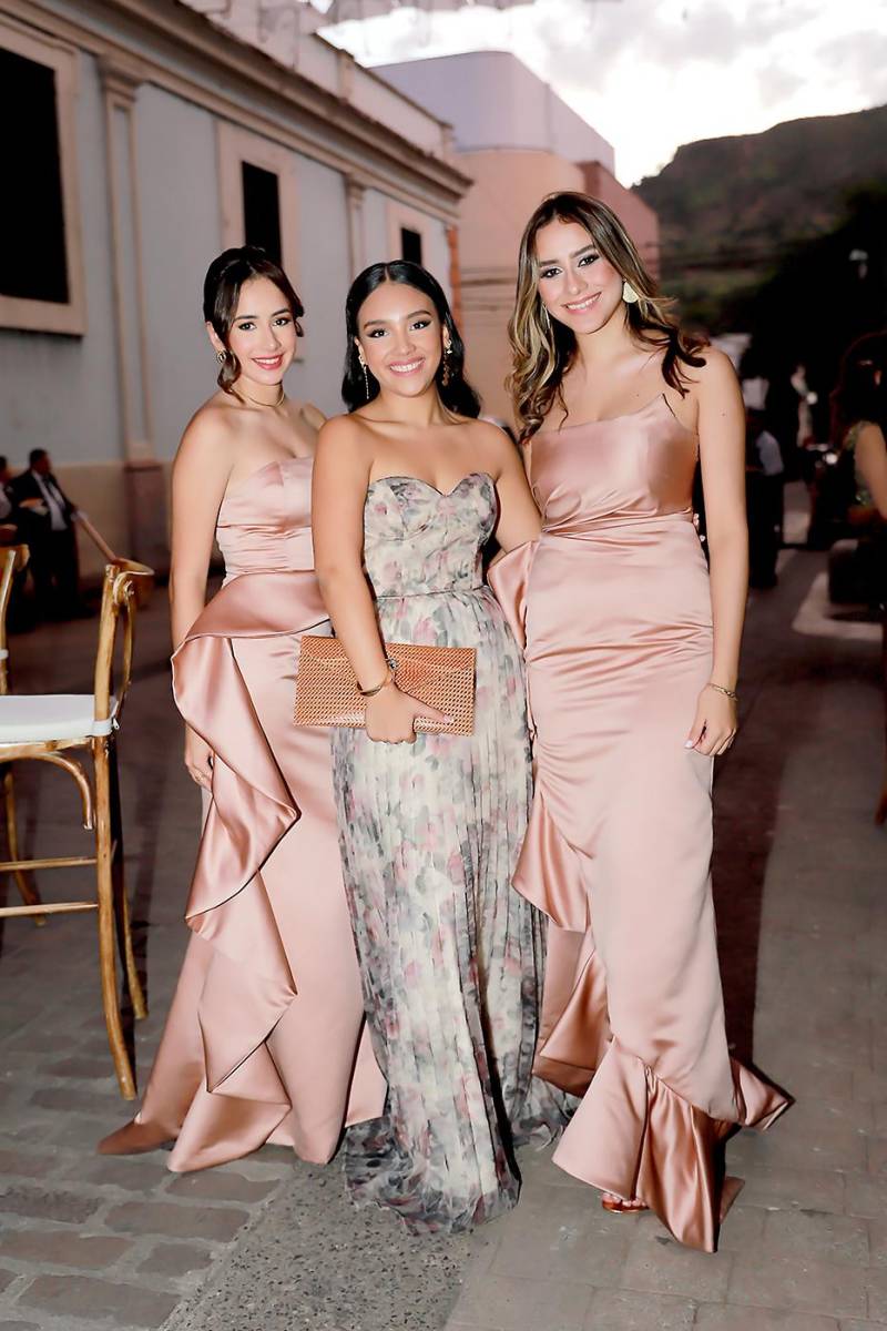 Cecilia Fiallosm, Isabella Aguirre y Carolina Aguirre