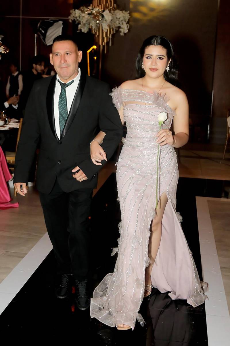 Alejandra Sierra con su padre Antonio Sierra