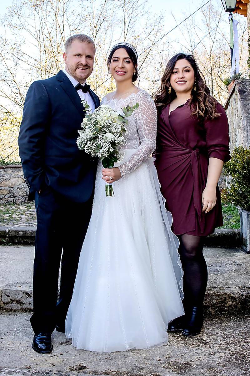 Los novios con Roció Villela