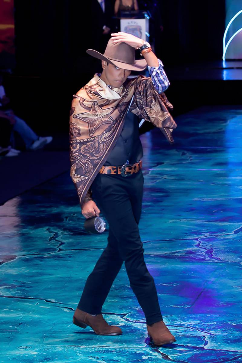 Senior Fashion Show 2026 de la Escuela Internacional Sampedrana, parte 3