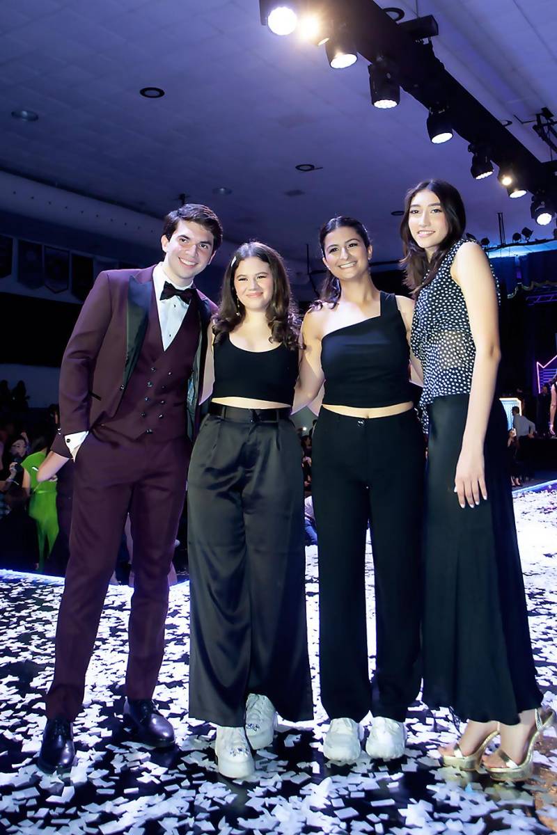 Santiago Sosa, Victoria Perez, Tatyanna Bendeck y Marianna Torres.