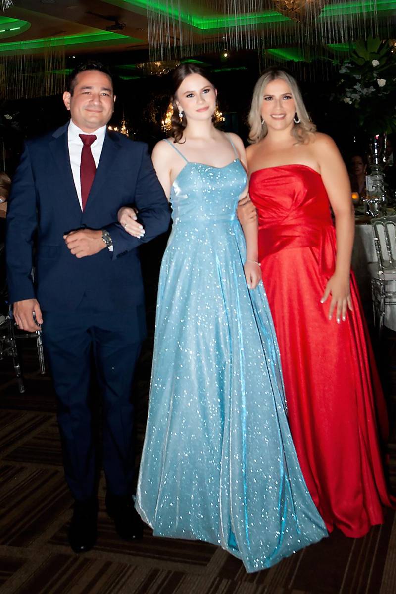 Benjamín Rodríguez, Marianna y Marisol Zerón.