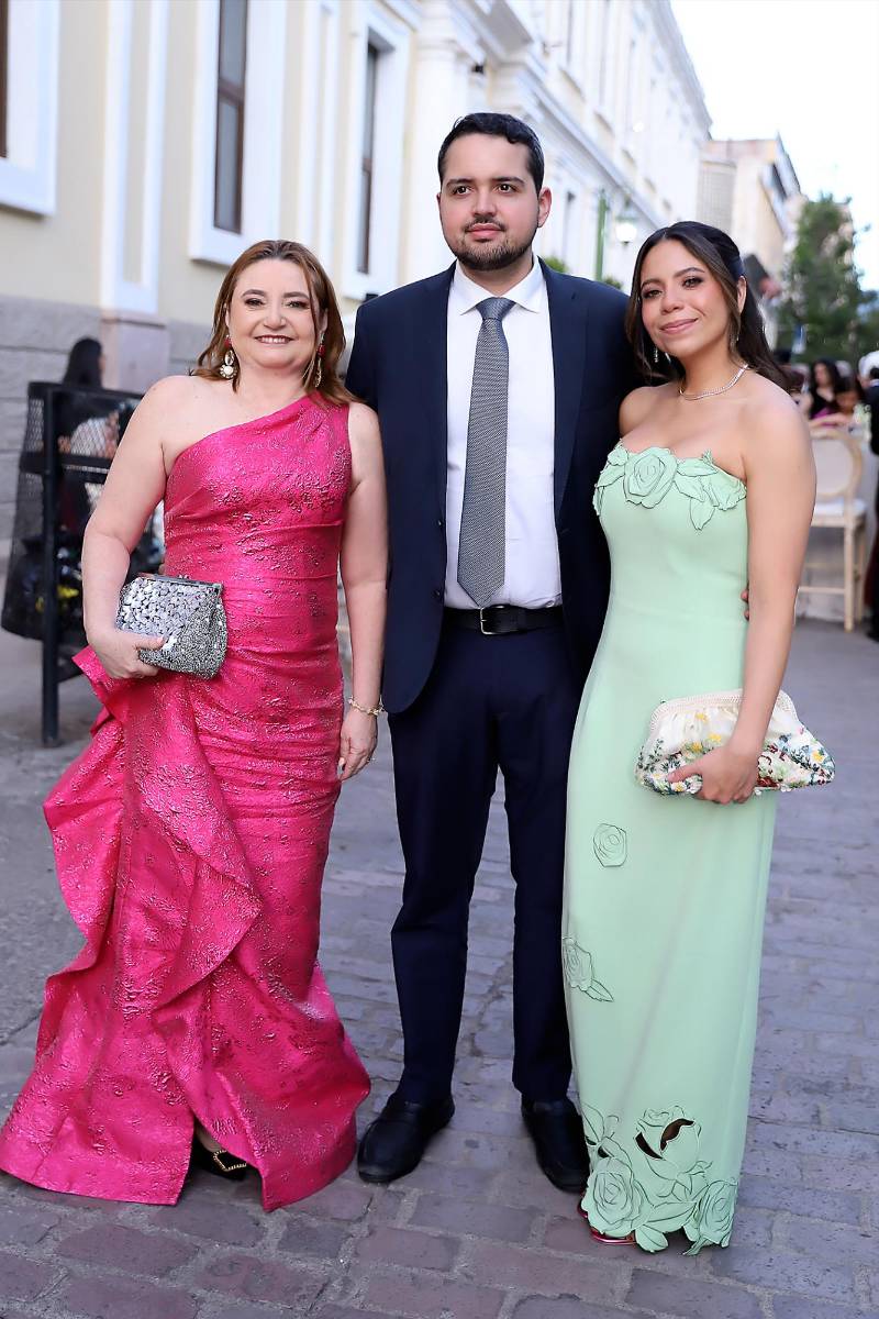 Así fue la boda eclesiástica de Ivana Lagos y Jacobo Waincier Canahuati