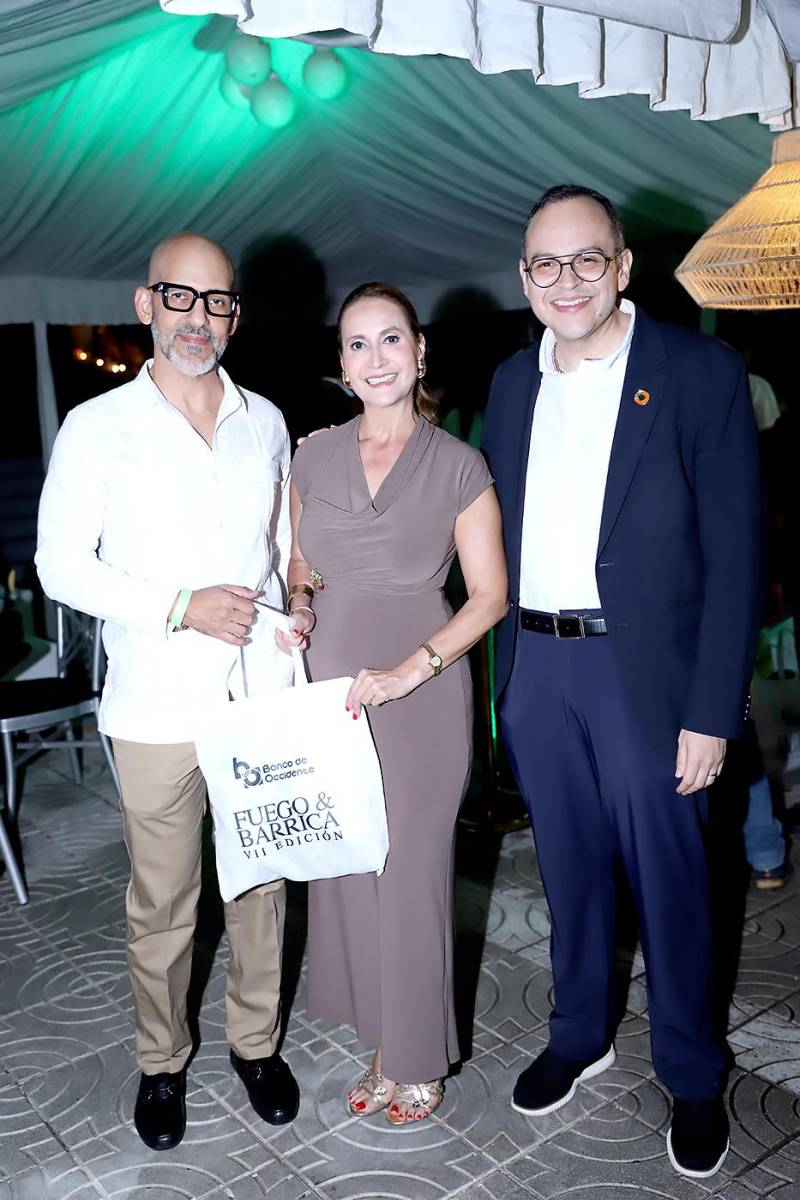 Manuel Torres, Mayra Urquía y Leonel Rivas.
