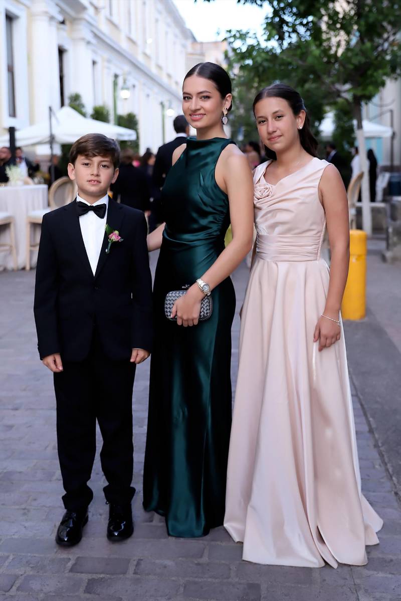 Así fue la boda eclesiástica de Ivana Lagos y Jacobo Waincier Canahuati