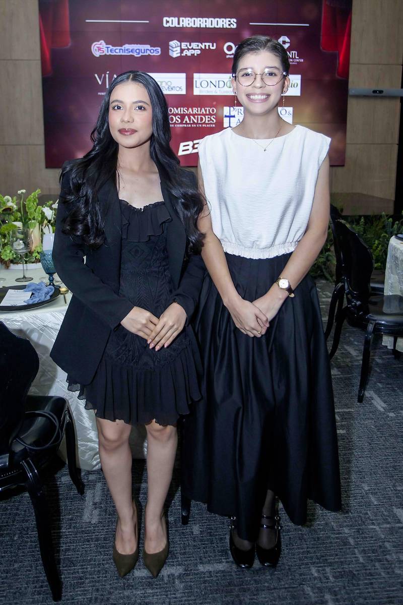 María Clara Gómez y Alexa Tabora. 
