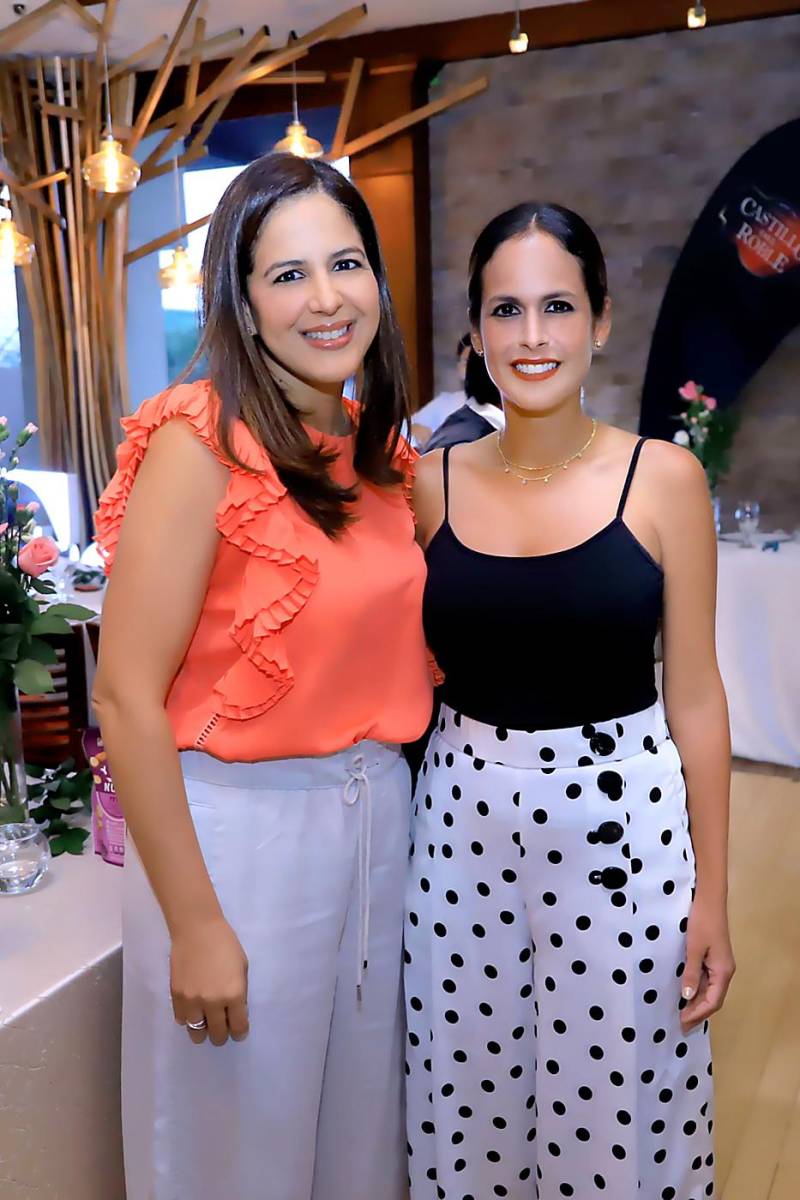 Alejandra Handal y Doris Peña