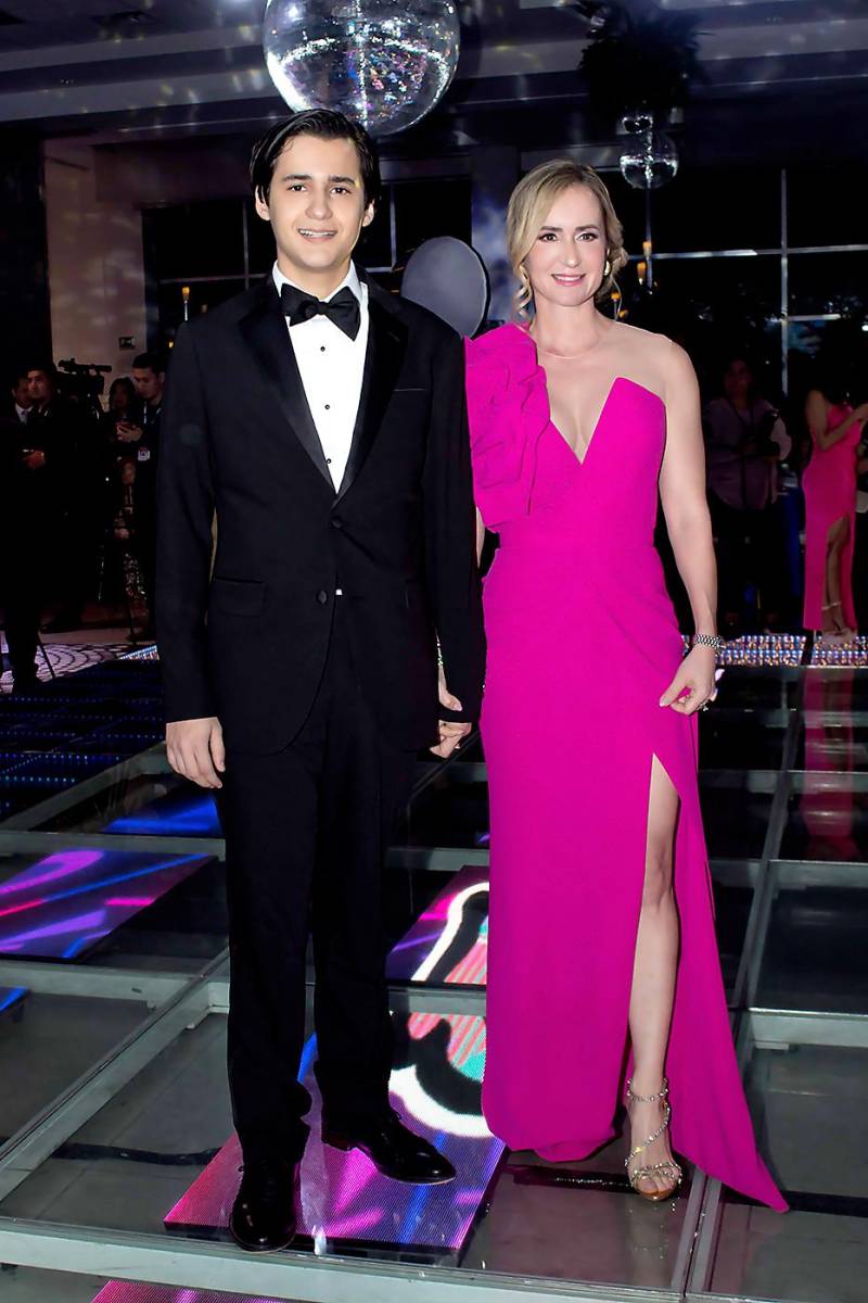 Daniel Arturo y su madre Yanira Bendaña.